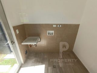 Foto 8 de Casa en venta 3 dormitorios Valle de los Chillos CRÉDITO VIP Con Piscina. Conocoto La Salle.