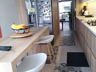 Foto 12 de Oferta! Vendo hermosa casa remodelada en calle residencial en San Borja !