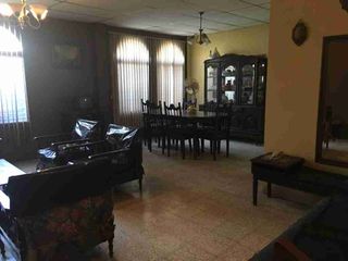 Foto 3 de VENTA DE CASA EN URDESA NORTE  GUAYAQUIL, CERCA DE CIUDAD COLON Y CENTRO EMPRESARIAL COLON
