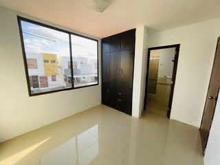 Foto 2 de casa de venta en manta zona norte