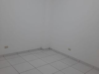 Foto 16 de ¡OPORTUNIDAD ÚNICA!  Se Vende Amplio Departamento en el Segundo Piso, Ubicado En Una Excelente Zona De San Juan De Miraflores,