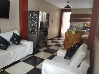 Foto 2 de VENTA DE CASA A UNAS CUADRAS DE AV TUPAC AMARU COMAS