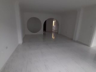 APARTAMENTO EN ALQUILER EN EL SEGUNDO PISO ALTAMIRA PALMIRA