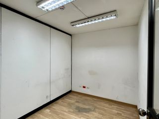 OFICINA COMERCIAL EN RENTA- AV. GALO PLAZA LASSO FRENTE A HYUNDAI