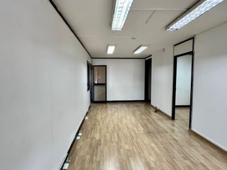 OFICINA COMERCIAL EN RENTA- AV. GALO PLAZA LASSO FRENTE A HYUNDAI