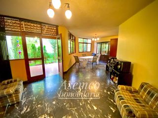 Foto 1 de LINDA CASA EN VENTA CON AMPLIO JARDIN Y TERRAZA EN URB. LAS LOMAS DE LA MOLINA