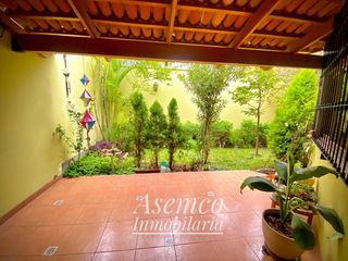 Foto 12 de LINDA CASA EN VENTA CON AMPLIO JARDIN Y TERRAZA EN URB. LAS LOMAS DE LA MOLINA