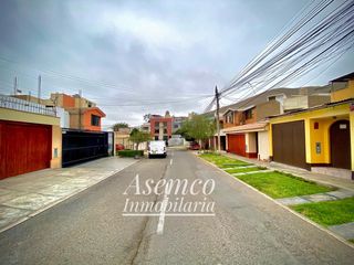 Foto 31 de LINDA CASA EN VENTA CON AMPLIO JARDIN Y TERRAZA EN URB. LAS LOMAS DE LA MOLINA