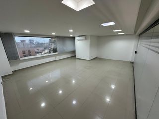 Foto 2 de Arriendo oficina en Barranquilla, remodelada en centro empresarial la previsora en Alto Prado