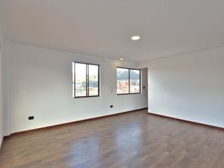 Foto 2 de Departamento dúplex  Cuenca en Venta