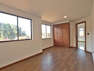 Foto 8 de Departamento dúplex  Cuenca en Venta