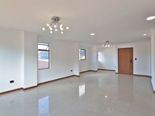 Foto 10 de Departamento dúplex  Cuenca en Venta