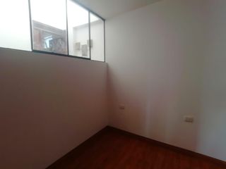 Foto 7 de Departamento En Venta - 3Er Piso - Los Olivos