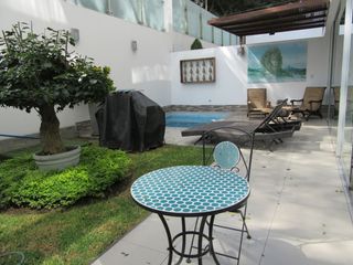 Foto 4 de Departamento Amoblado y Equipado 2 Dormitorios con Piscina y Jardín En Alquiler en San Isidro
