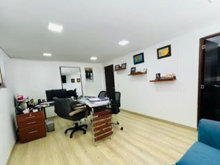 Foto 5 de ESPECTACULAR CASA COMERCIAL O VIVIENDA  EN PONTEVEDRA
