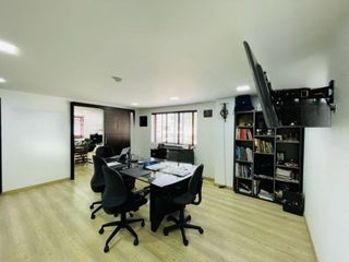 Foto 10 de ESPECTACULAR CASA COMERCIAL O VIVIENDA  EN PONTEVEDRA
