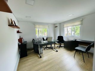 Foto 19 de ESPECTACULAR CASA COMERCIAL O VIVIENDA  EN PONTEVEDRA