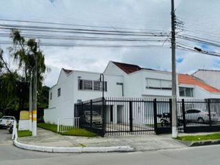Foto 1 de ESPECTACULAR CASA COMERCIAL O VIVIENDA  EN PONTEVEDRA