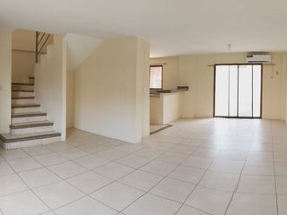 Foto 2 de casa de venta en manta zona sur