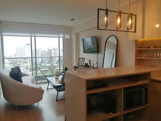 Foto 6 de Venta de Departamento Dos Dormitorios, Cochera, en Barranco Límite con Miraflores