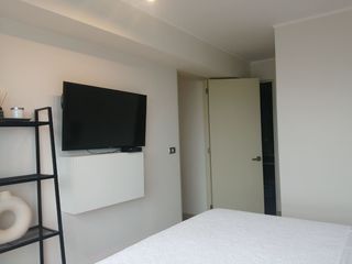 Foto 11 de Venta de Departamento Dos Dormitorios, Cochera, en Barranco Límite con Miraflores