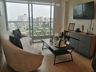 Foto 5 de Venta de Departamento Dos Dormitorios, Cochera, en Barranco Límite con Miraflores