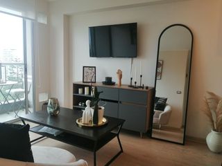 Foto 4 de Venta de Departamento Dos Dormitorios, Cochera, en Barranco Límite con Miraflores