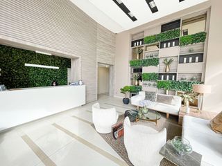 Foto 17 de Venta de Departamento Dos Dormitorios, Cochera, en Barranco Límite con Miraflores