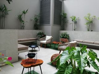 Foto 1 de Venta de Departamento Dos Dormitorios, Cochera, en Barranco Límite con Miraflores