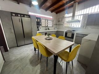 Foto 1 de casa de venta en manta zona norte tarqui