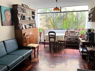 Foto 1 de Vendo departamento muy bien ubicado en Chorrillos
