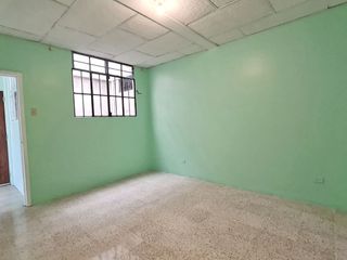 Foto 5 de Venta de Departamento esquinero tercer piso alto, Avenida del Ejército y Colón, Centro de Guayaquil