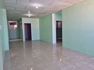 Foto 1 de Venta de Departamento esquinero tercer piso alto, Avenida del Ejército y Colón, Centro de Guayaquil