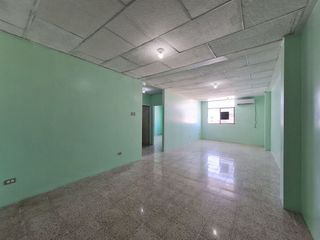 Foto 8 de Venta de Departamento esquinero tercer piso alto, Avenida del Ejército y Colón, Centro de Guayaquil