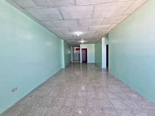 Foto 10 de Venta de Departamento esquinero tercer piso alto, Avenida del Ejército y Colón, Centro de Guayaquil