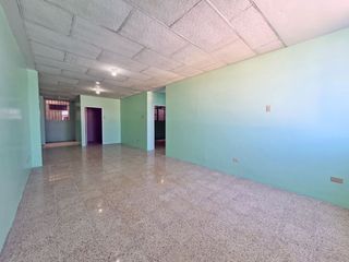 Foto 11 de Venta de Departamento esquinero tercer piso alto, Avenida del Ejército y Colón, Centro de Guayaquil