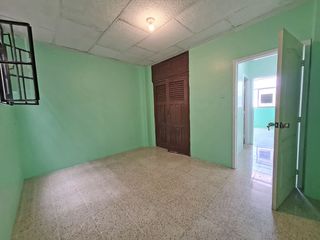 Foto 22 de Venta de Departamento esquinero tercer piso alto, Avenida del Ejército y Colón, Centro de Guayaquil