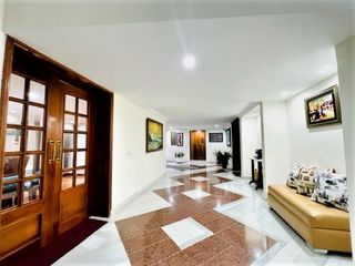 Foto 3 de VENDO  CASA EN SANTA ANA ORIENTEAL 797 M2