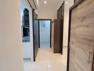 EN VENTA AMPLIO DEPARTAMENTO REMODELADO EN PLANTA ALTA EN URBANIZACION SINGAPUR KM. 5 VÍA SAMBORONDÓN