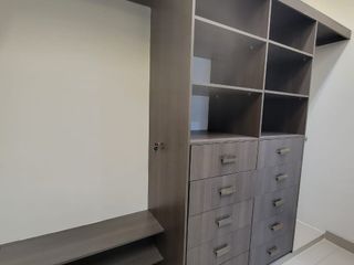 EN VENTA AMPLIO DEPARTAMENTO REMODELADO EN PLANTA ALTA EN URBANIZACION SINGAPUR KM. 5 VÍA SAMBORONDÓN