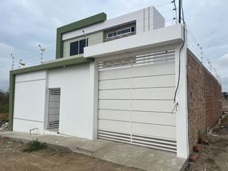 Foto 2 de casa de venta en Manta zona norte