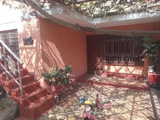 Foto 3 de ¡VENTA! CASA DE 150m2 FRENTE A PARQUE - COMAS🌻🌻🌻