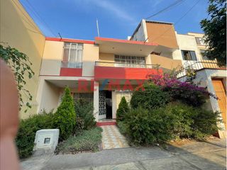Foto 1 de Venta De Amplia Casa 180M2 En La Mejor Zona De Pueblo Libre