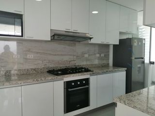Foto 7 de Departamento en Venta en Mayorazgo, Límite con La Molina, 3 dormitorios, Vista a Parque