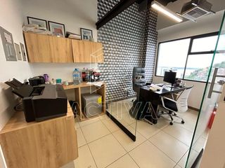 Foto 3 de Oficina de Oportunidad en Venta, Edificio Emporium, Sector Puerto Santa Ana