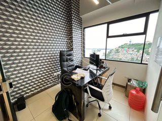 Foto 4 de Oficina de Oportunidad en Venta, Edificio Emporium, Sector Puerto Santa Ana