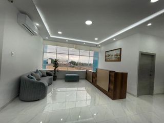 Foto 5 de consultorio amoblado de alquiler en manta