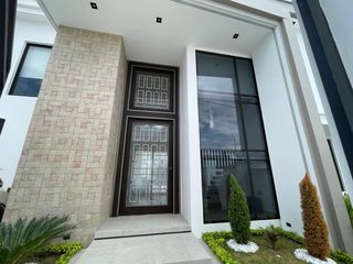 Foto 2 de casa de venta en manta zona sur