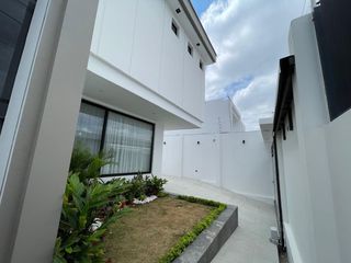 Foto 3 de casa de venta en manta zona sur