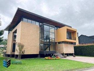 Foto 1 de CASA CON EXCELENTE  VISTA HACIA EL LAGO.  SUPERMODERNA -  CLUB APOSENTOS (BRICEÑO)